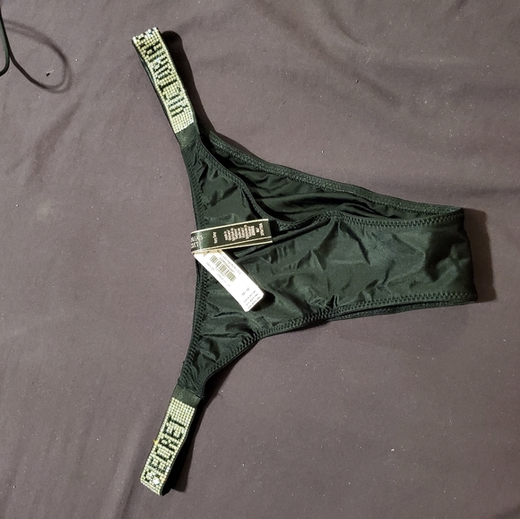 2 Victoria Secret available - Picture 3 of 4